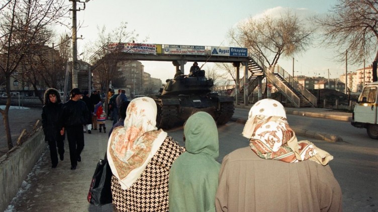 28 Şubat postmodern darbe sinin üzerinden 26 yıl geçti