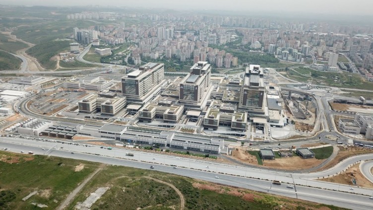 Başakşehir Çam ve Sakura Şehir Hastanesi bugün açılıyor