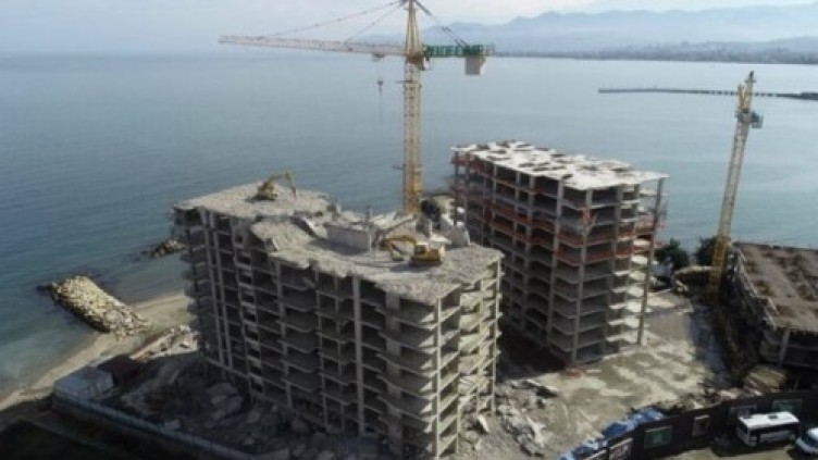 Erdoğan'ın tepki gösterdiği rezidansların yıkım işlemi tamamlandı