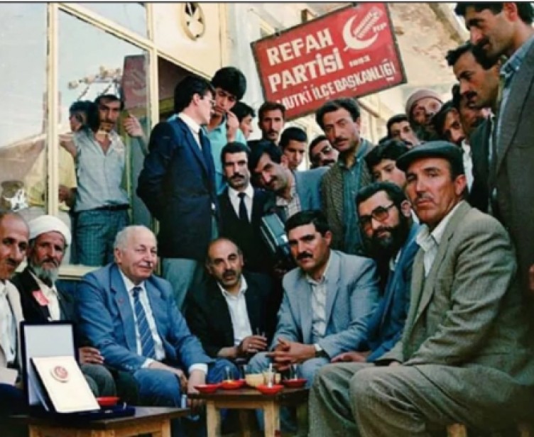 İşte siyasilerin arşivde kalmış bilinmeyen fotoğrafları