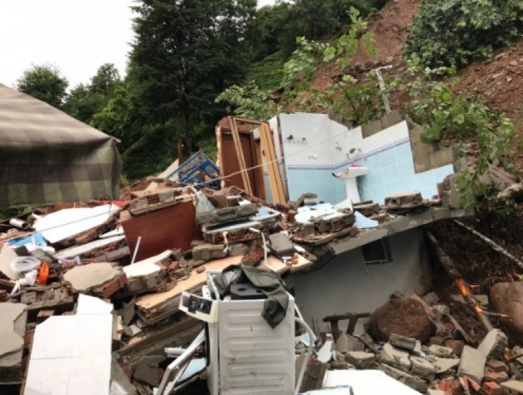 Rize'deki sel felaketinin bilançosu gün ağarınca ortaya çıktı