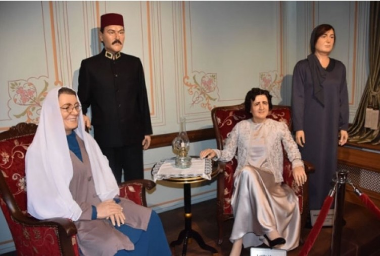 CHP’li Başkan, Cumhurbaşkanı Erdoğan’ın heykelini yaptı