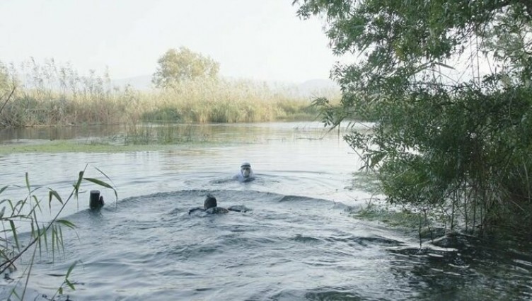 Kalk Gidelim setinde ilginç olay: Turist boğulma sahnesini gerçek sanıp nehre atladı