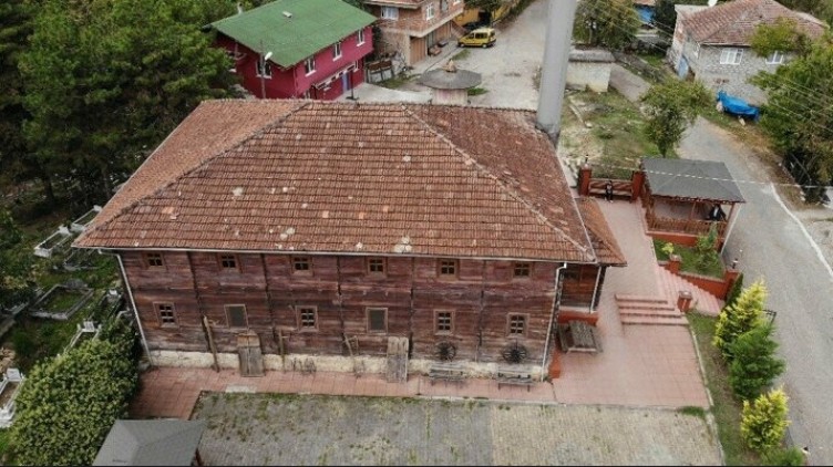 Zonguldak'ta 200 yıllık çivisiz cami zamana meydan okuyor