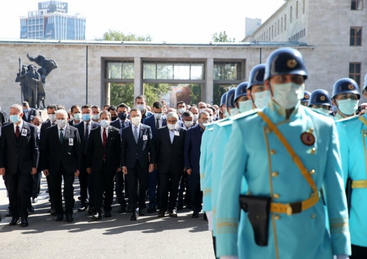 Hayatını kaybeden eski Bakan Zeki Ergezen için TBMM'de tören