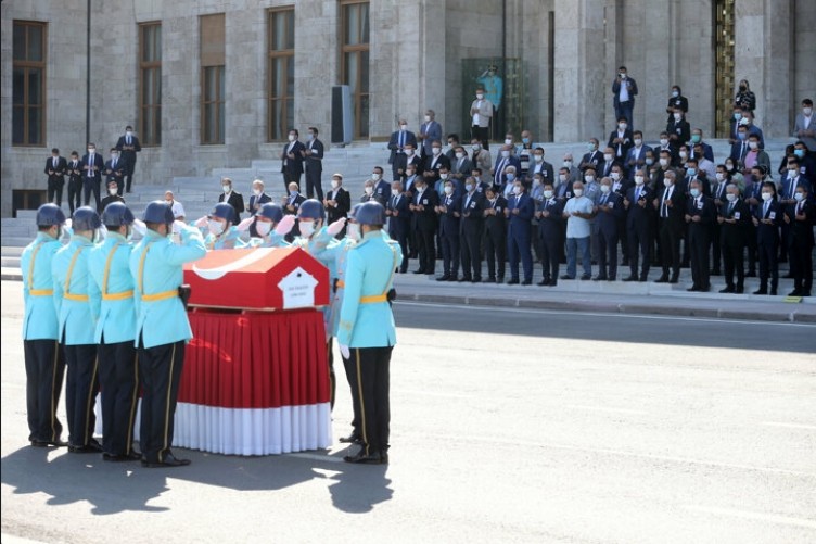 Hayatını kaybeden eski Bakan Zeki Ergezen için TBMM'de tören