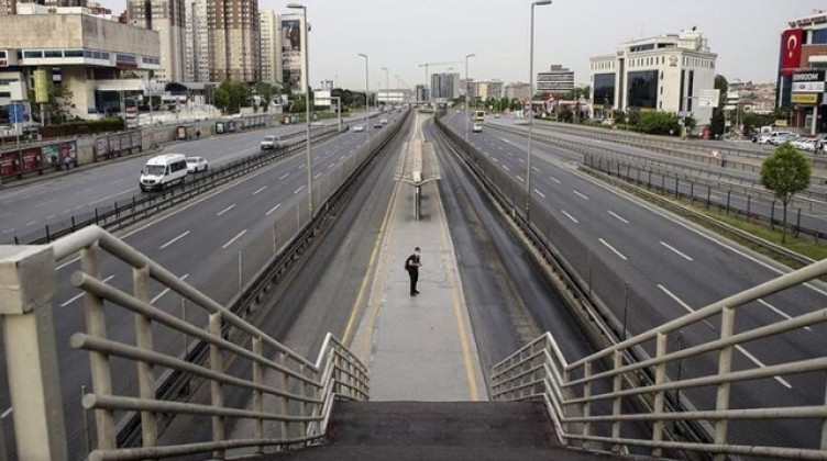 Cumhurbaşkanı Erdoğan yanıtladı: Şehirlerarası seyahat yasağı geldi mi? İşte hafta sonu sokağa çıkma yasağı saatleri