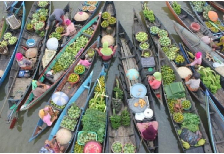 Suyun altında yaşayan kabile bilim insanlarını hayrete düşürüyor