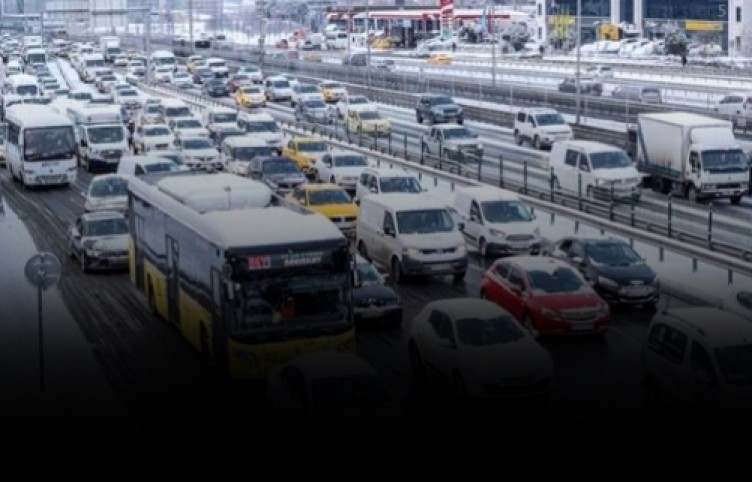 İstanbul'da trafik yoğunluğu yüzde 85'e çıktı
