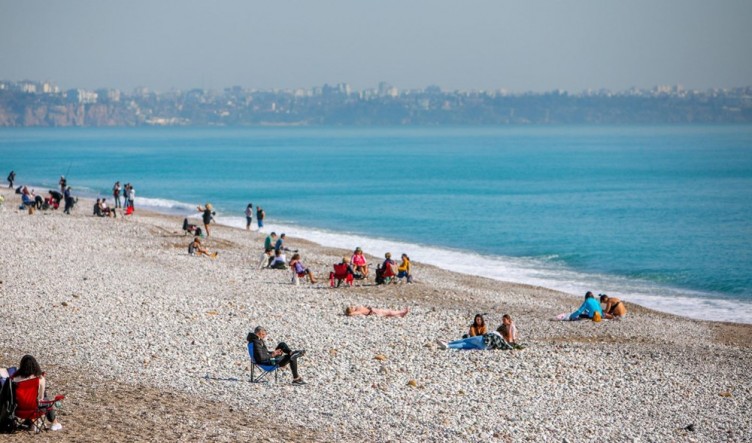 Kış ortasında yaz manzaraları
