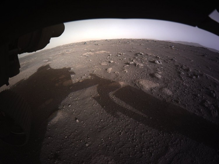 NASA, Mars'tan yeni fotoğraflar paylaştı