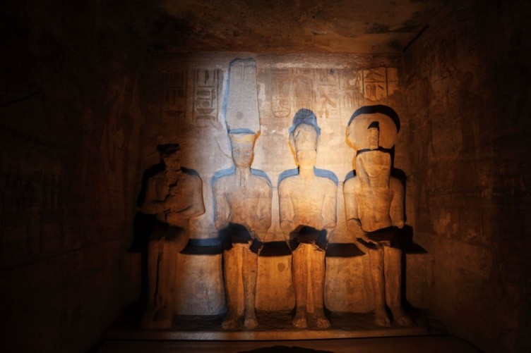 Yılda sadece 2 kez gerçekleşen doğa olayı! Mısır'da Ebu Simbel Tapınağı'nda görüldü