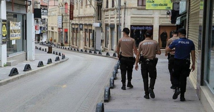 Hafta sonu sokağa çıkma yasağı var mı? 27 Mart ve 28 Mart günü hangi illerde sokağa çıkma yasağı olacak?