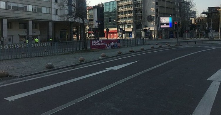 Hafta sonu sokağa çıkma yasağı var mı? 27 Mart ve 28 Mart günü hangi illerde sokağa çıkma yasağı olacak?