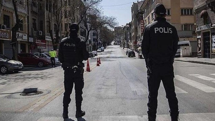 Hafta sonu sokağa çıkma yasağı var mı? 27 Mart ve 28 Mart günü hangi illerde sokağa çıkma yasağı olacak?