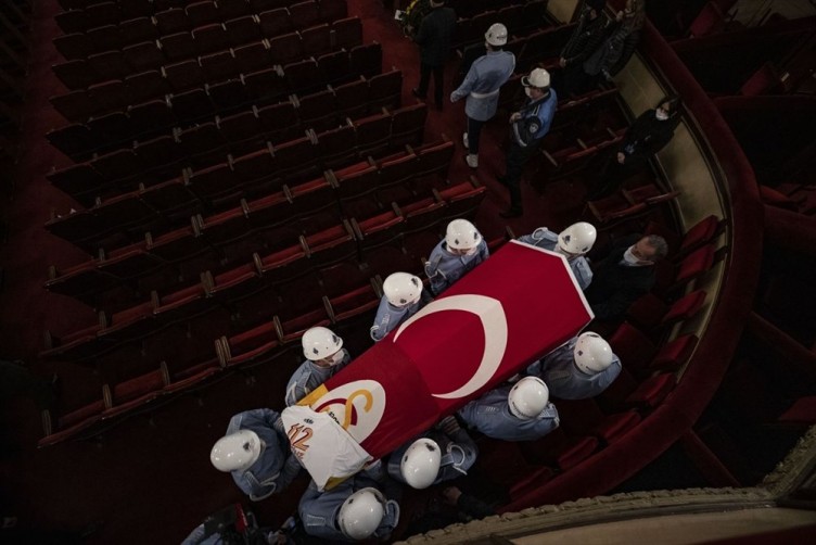 Rasim Öztekin'e veda