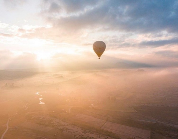 Sıcak hava balonları, 3 bin yıllık vadide yeniden uçuşa başladı