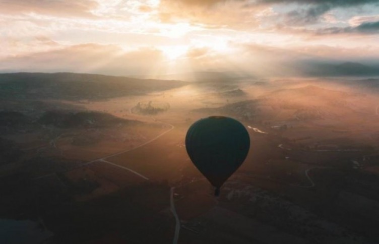 Sıcak hava balonları, 3 bin yıllık vadide yeniden uçuşa başladı