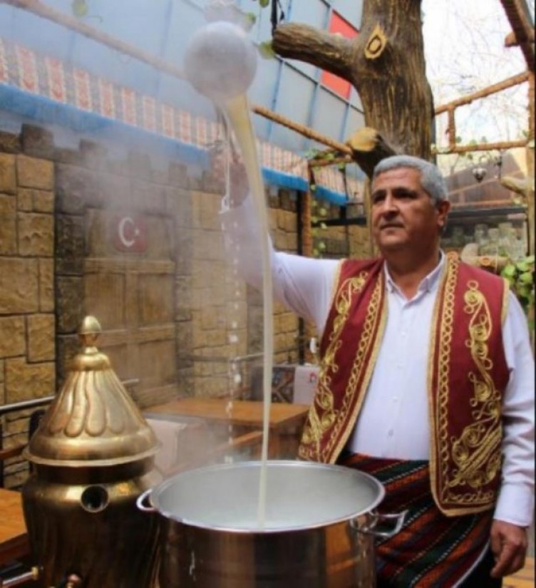 Erdoğan gazetecilere ikram etti, ünü Türkiye'ye yayıldı! Kilosu 1500 liradan satılıyor