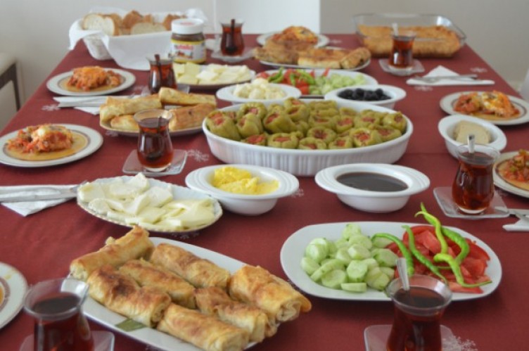 Uzman isimden Ramazan'da beslenme önerisi