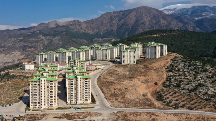 Deprem bölgesindeki TOKİ evleri zarar görmedi