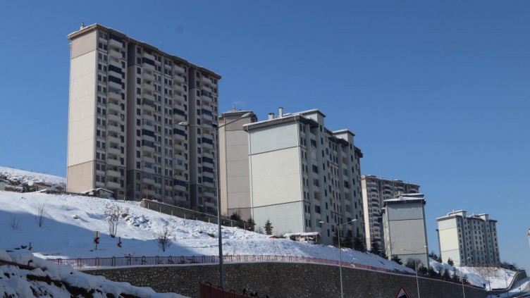 Deprem bölgesindeki TOKİ evleri zarar görmedi