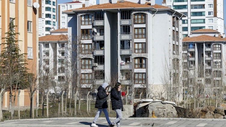 Deprem bölgesindeki TOKİ evleri zarar görmedi