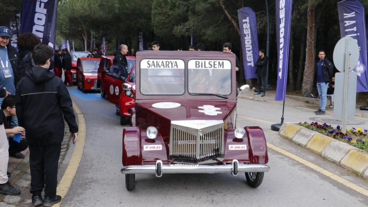 Alternatif Elektrikli Araçlar TEKNOFEST Pistinde