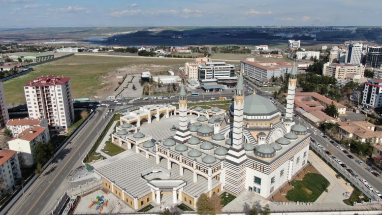 Selahaddin Eyyubi Camii ibadete açıldı