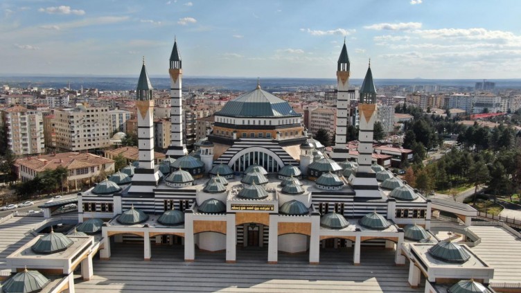 Selahaddin Eyyubi Camii ibadete açıldı