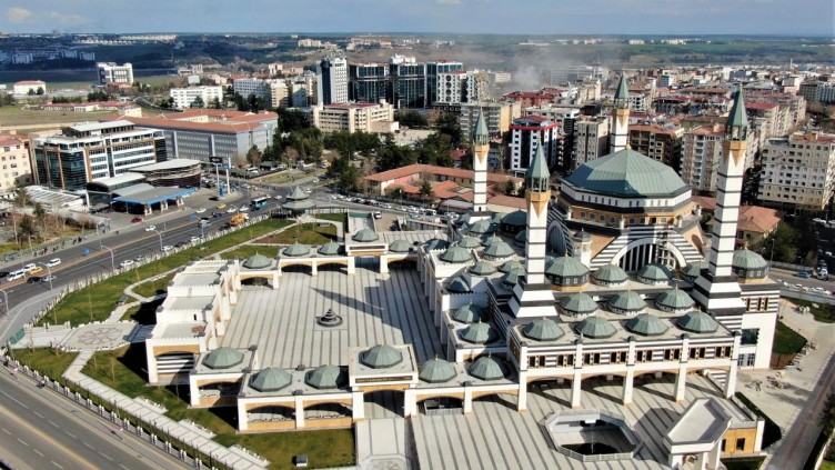 Selahaddin Eyyubi Camii ibadete açıldı