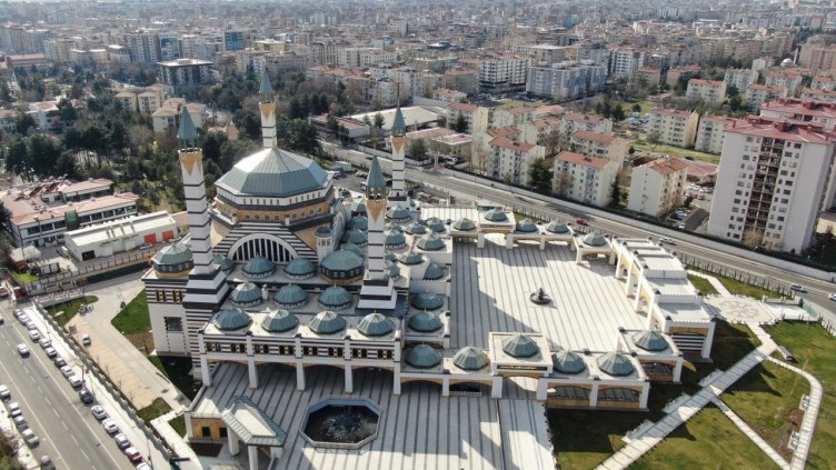 Selahaddin Eyyubi Camii ibadete açıldı