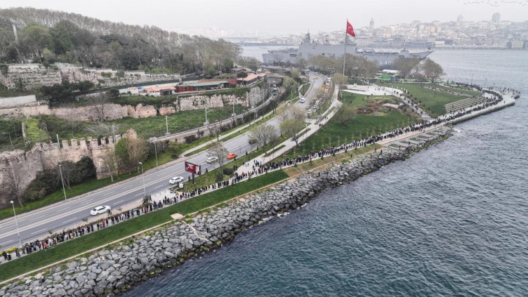 TCG Anadolu'ya ziyaret kuyruğu