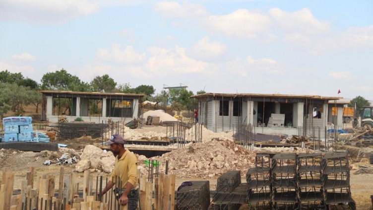 Depremin yıktığı Hatay'da köy evleri yükseliyor