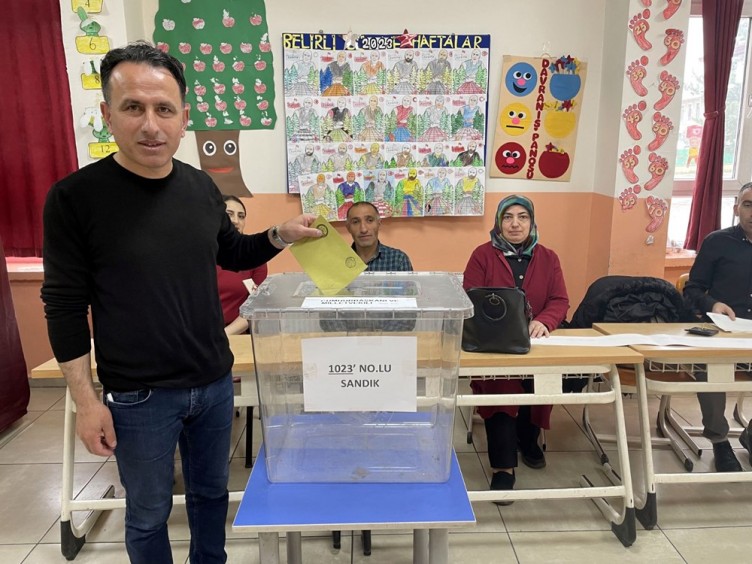 Türkiye sandık başında: Yurttan kareler