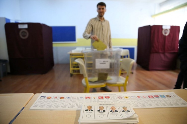 Türkiye sandık başında: Yurttan kareler