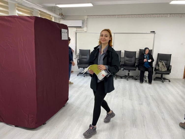 Türkiye sandık başında: Yurttan kareler