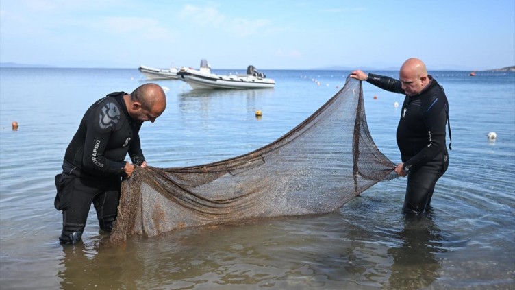 Deniz canlılarının katili: Hayalet ağlar!
