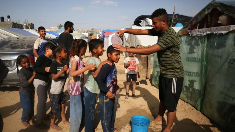 Refah kentine sığınan Filistinlilerin yaşam mücadelesi