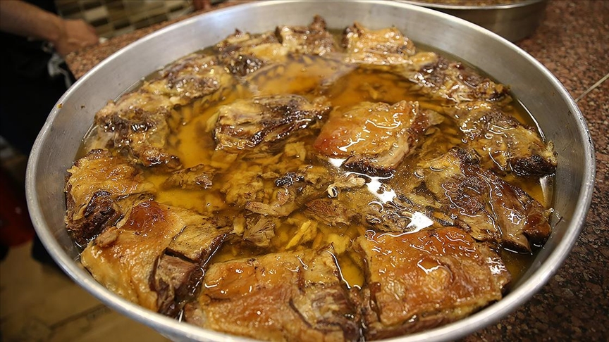 Malatya'nın tescilli lezzeti 'kağıt kebabı' iftar sofralarını süslüyor