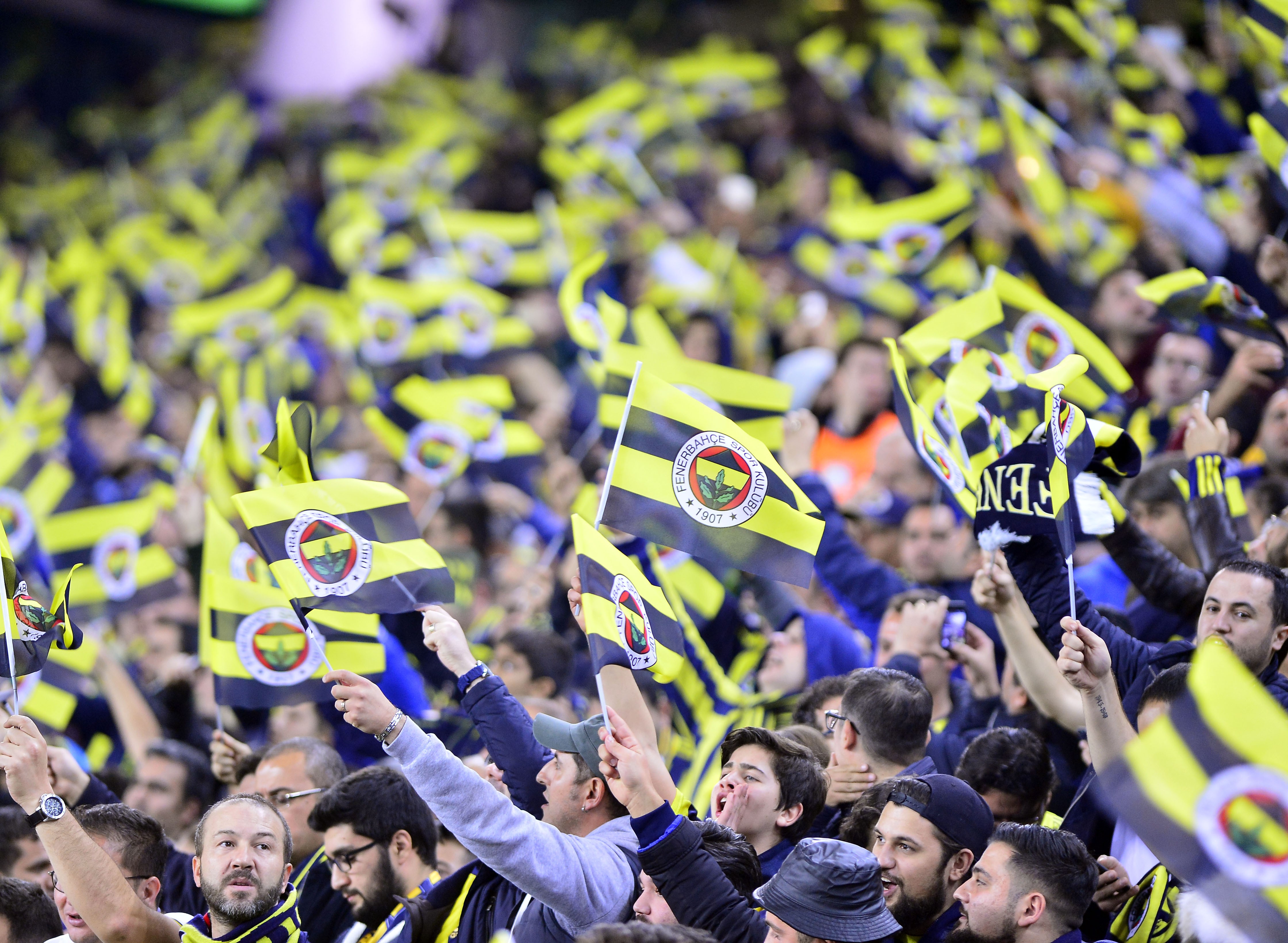 Fenerbahce spor. Фенербахче шапка. Фанаты Фенербахче. Fener. Taraftar.