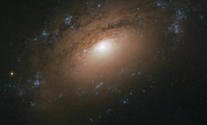 Teleskoplar ilk kez aynı galaksiden nötrinoları buldu 