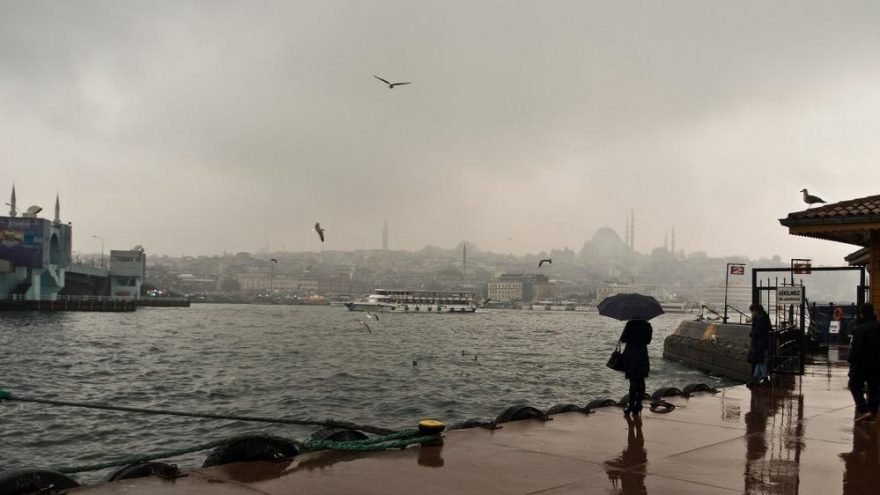 Meteoroloji ve Valilik’ten İstanbul için peş peşe uyarılar! Bu saatlere dikkat