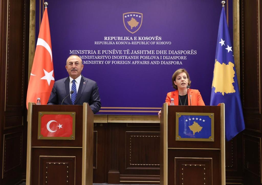 Mevlüt Çavuşoğlu ne olduğunu açıkladı! “Kosova ile ilişkilerimizin önündeki en büyük sıkıntı”