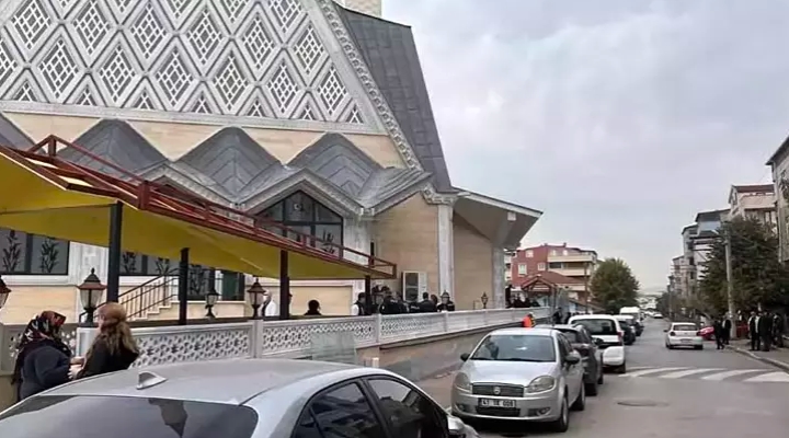 Kocaeli'de camilerde Atatürk için mevlit okutuldu