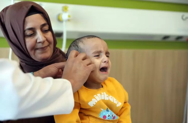 Hamza bebek ameliyatla ilk kez duydu