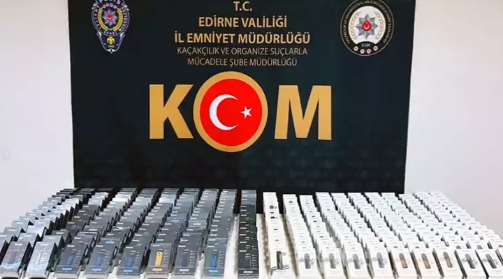 Otomobilinde 500 adet elektronik sigara ele geçirilen sürücü gözaltında