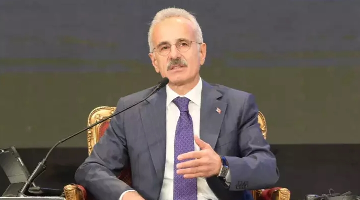 Bakan Uraloğlu, Mısır’da Türkiye’nin ulaştırma vizyonunu anlattı