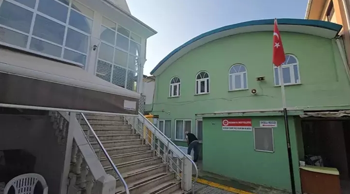 Bursa'da caminin kadınlar tuvaletinde erkek cesedi bulundu