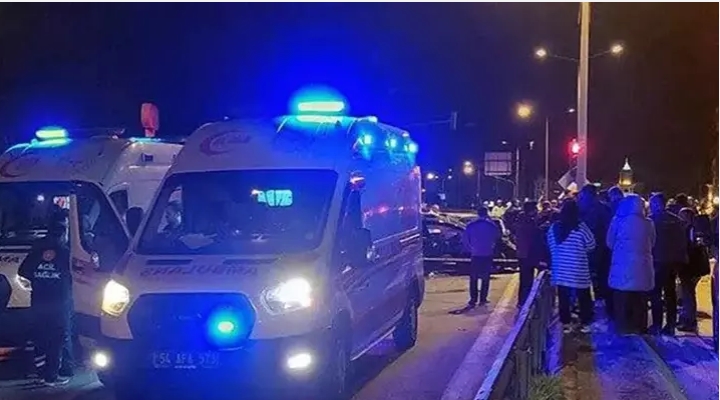 Sakarya'da 2 otomobil çarpıştı